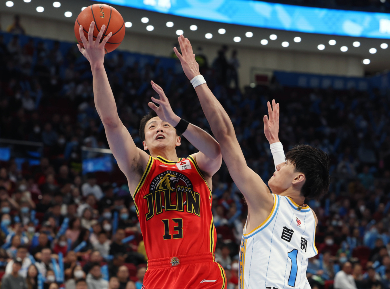 关于尤文图斯迎CBA常规赛关键赛，今夜防线松动，气氛紧张，控场能力受关注的信息