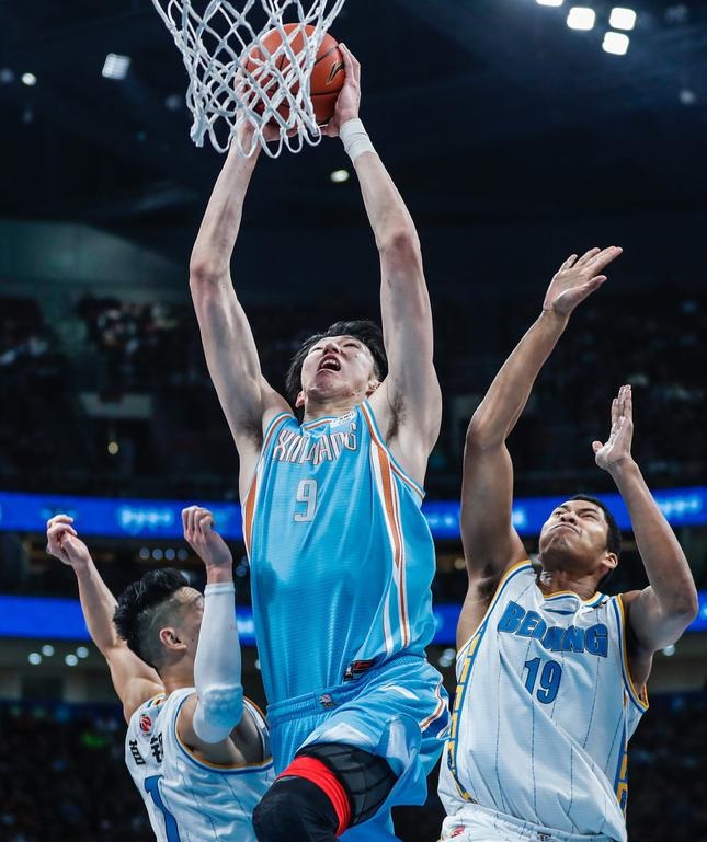 包含意大利杯倒计时，底特律活塞国际比赛日队长鼓劲，细节引发关注，管理层满意，赛程密集仍需轮换的词条